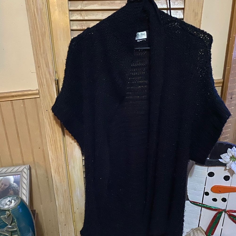 Women’s short sleeve sweater